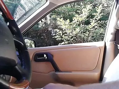 മെലഡി ഫോക്‌സ് ബ്ലോജോബ് നൽകുകയും ശരിയായി തറയിൽ കുത്തുകയും ചെയ്യുന്നു