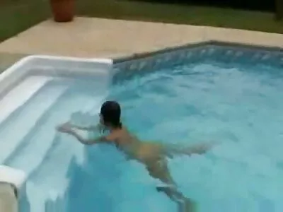 ചൂടുള്ള MILF ഉള്ള ബാത്ത് ടൈം