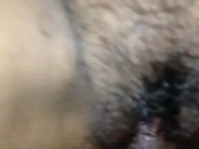 ബ്രൂണറ്റുകൾ പരസ്പരം സന്തോഷം നൽകുന്നു