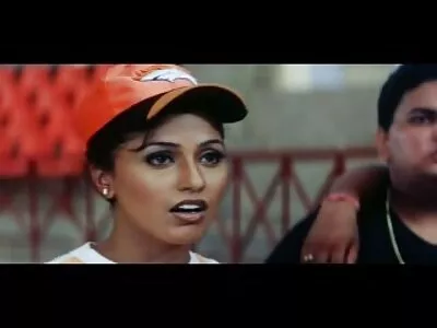 വലിയ കറുത്ത കോഴി മുലകുടിപ്പിച്ചതിന് ശേഷം കൈസ നോർഡ് ആഴത്തിൽ വേവലാതിപ്പെടുന്നു