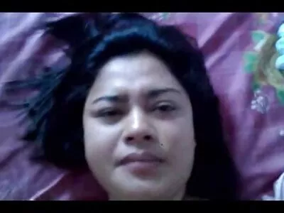 തൃപ്തികരമല്ലാത്ത സുന്ദരി സ്പോർട്ടി ആൺകുട്ടികളെ ഇഷ്ടപ്പെടുന്നു